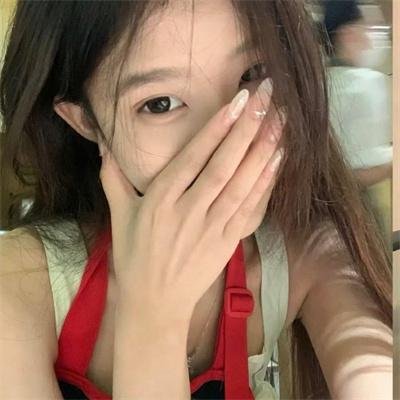 腰间持枪